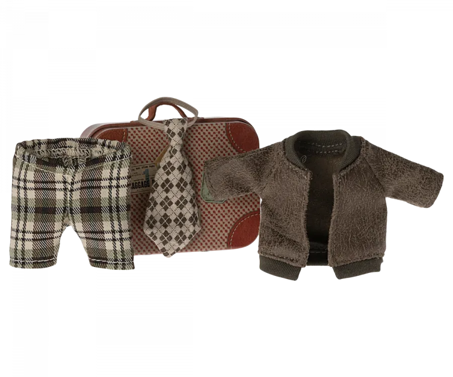 Clothes For Mouse - Jacket, Pants And Tie In Suitcase