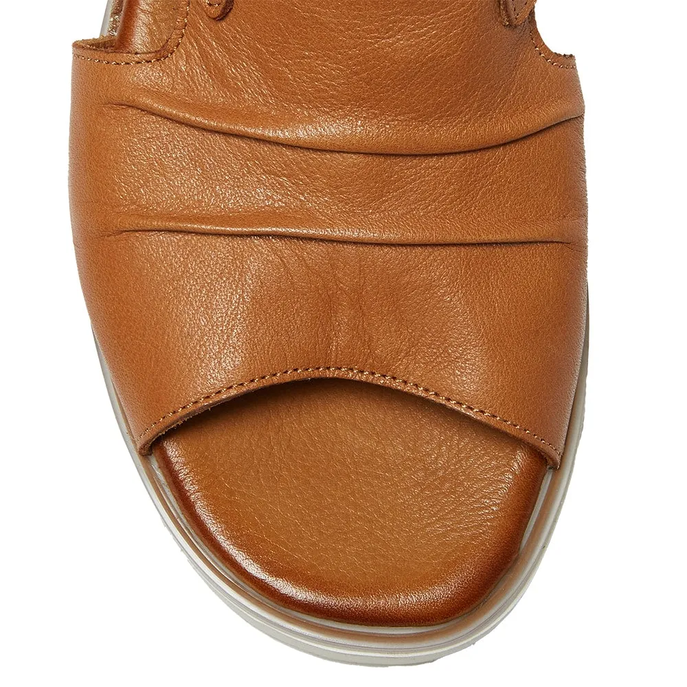 Dusk Heel in Tan Leather