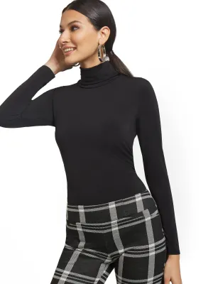 Essential Turtleneck Top