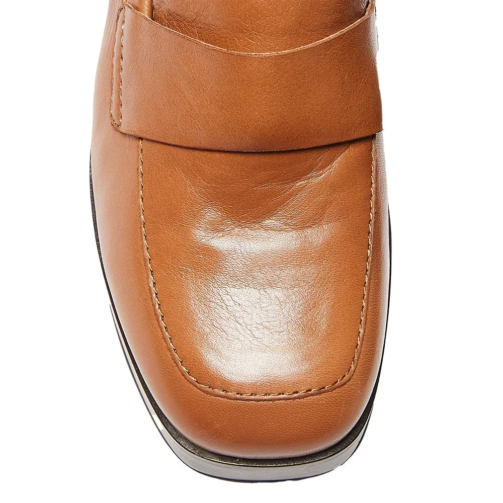 Hume Loafer in Tan Leather